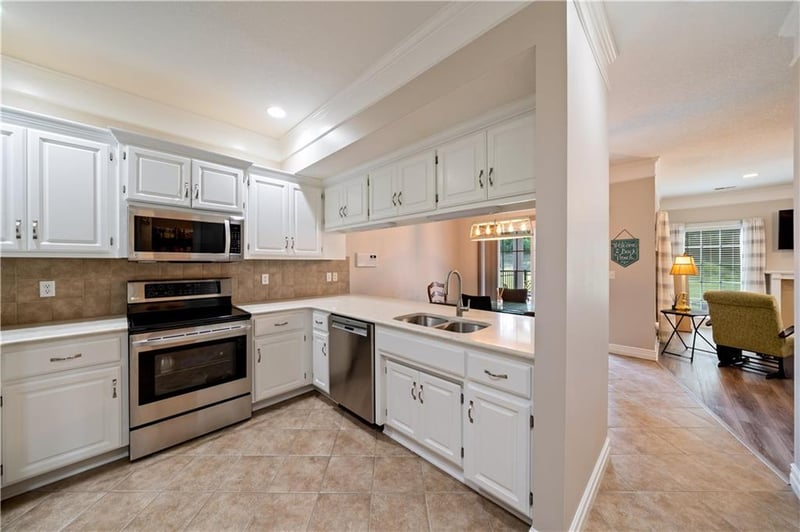 2709 NE Sonora Valley Dr, Blue Springs, MO 64014