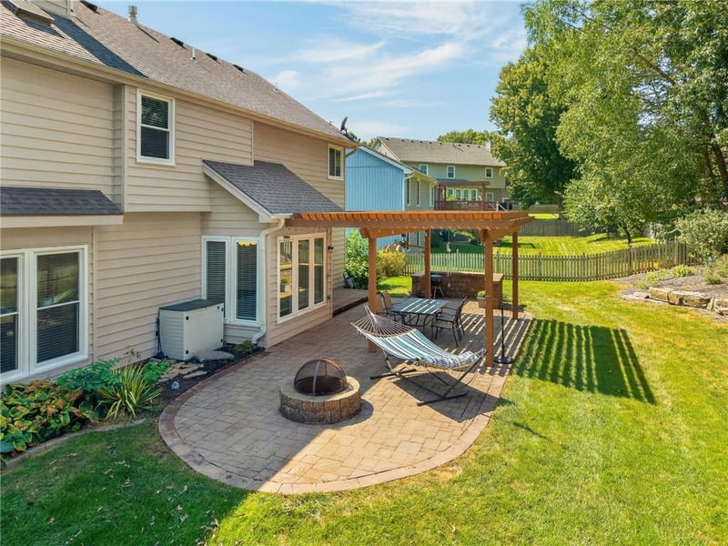 1312 Hillary Dr, Liberty, MO 64068