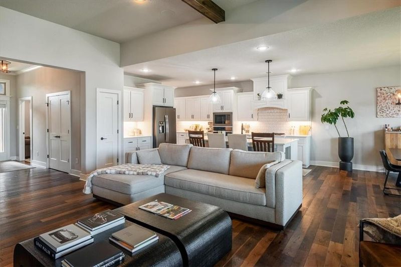1908 NE Catalina Ave, Lee's Summit, MO 64064