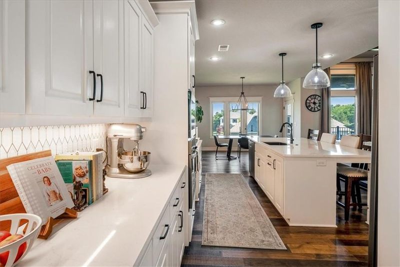 1908 NE Catalina Ave, Lee's Summit, MO 64064
