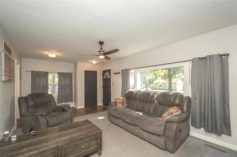916 S Maple St, Ottawa, KS 66067
