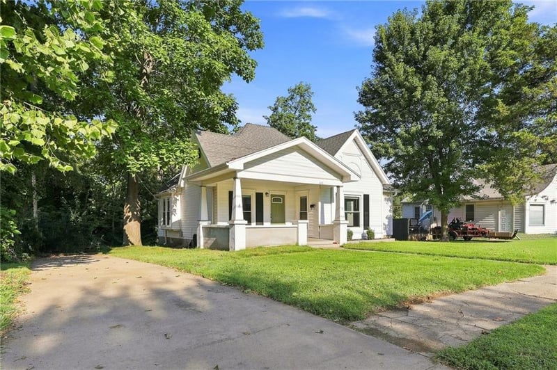 810 N Holden St, Warrensburg, MO 64093