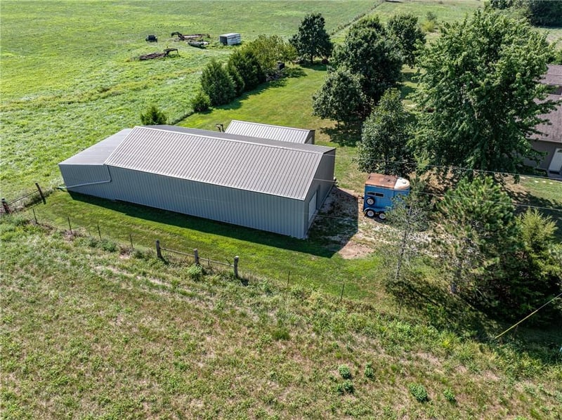 186 NE 901p Rd, Clinton, MO 64735