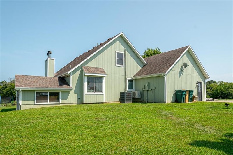 1581 Shawnee Rd, Pomona, KS 66076