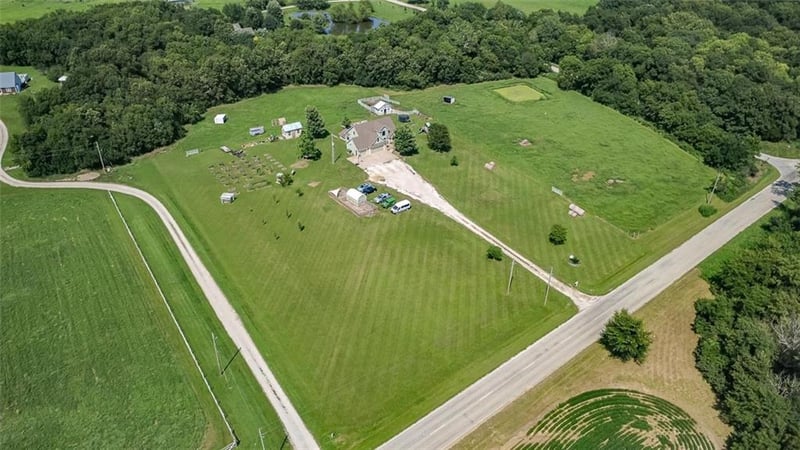 1581 Shawnee Rd, Pomona, KS 66076