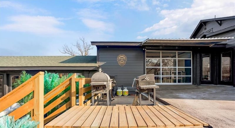 6540 James A Reed Rd, Kansas City, MO 64133