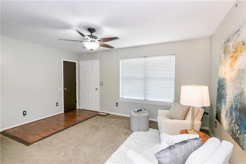 806 Covey Dr, Peculiar, MO 64078