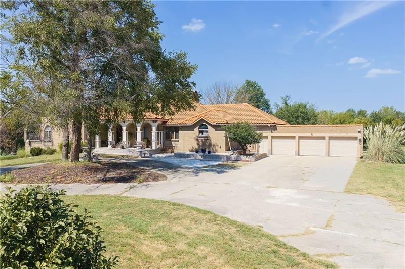 20100 Evans Rd, Tonganoxie, KS 66086