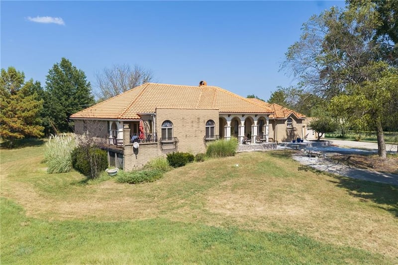 20100 Evans Rd, Tonganoxie, KS 66086
