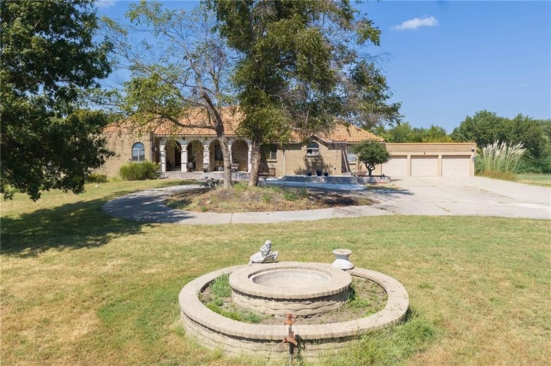20100 Evans Rd, Tonganoxie, KS 66086
