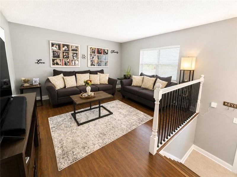 1209 NW Golfview Dr, Grain Valley, MO 64029