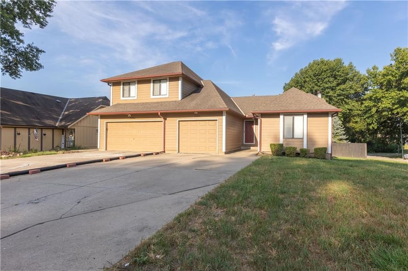 8500 Ditzler Ave, Raytown, MO 64138