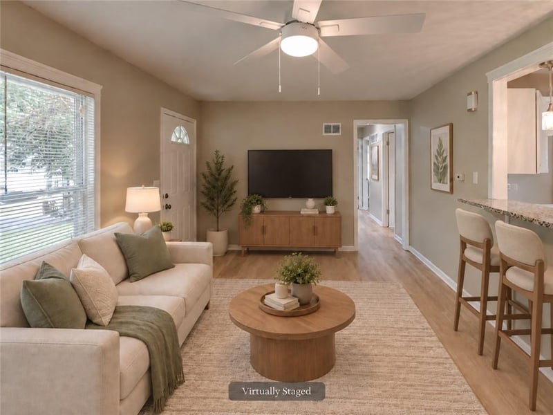 512 NW Lakeview Rd, Blue Springs, MO 64014