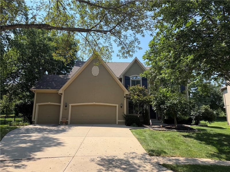 14252 Granada Ct, Leawood, KS 66224