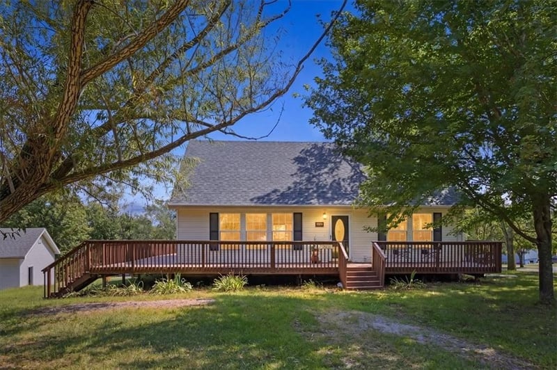 21515 S Sail A Way Dr, Overbrook, KS 66524