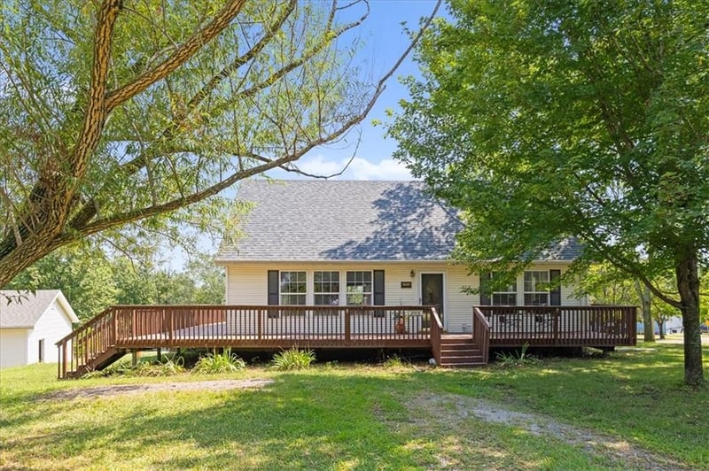 21515 S Sail A Way Dr, Overbrook, KS 66524