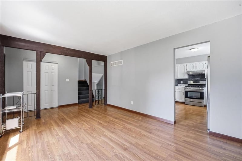 4913 NW Downing St, Blue Springs, MO 64015