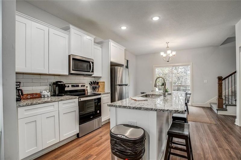 2202 N Woodsbury Rd, Independence, MO 64058
