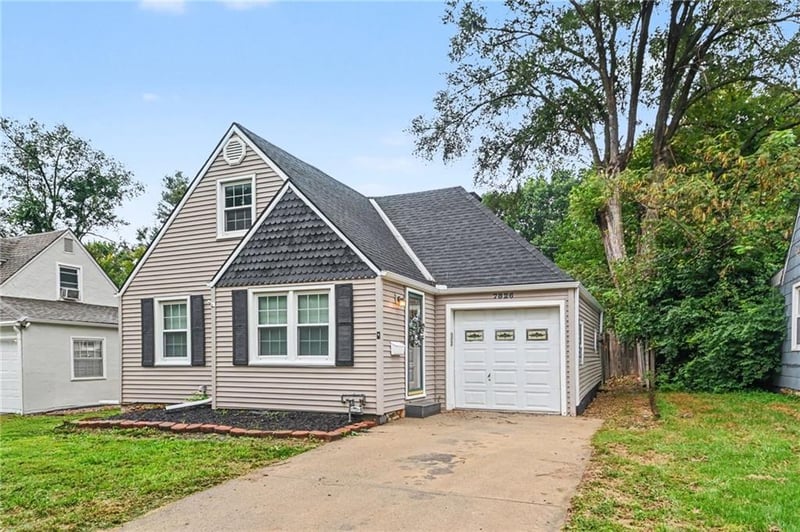 7826 Summit St, Kansas City, MO 64114