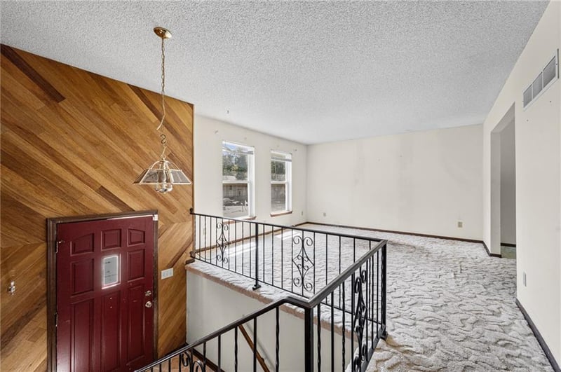 2104 NW 64th Ter, Kansas City, MO 64151