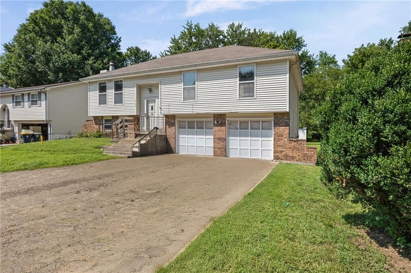 2104 NW 64th Ter, Kansas City, MO 64151