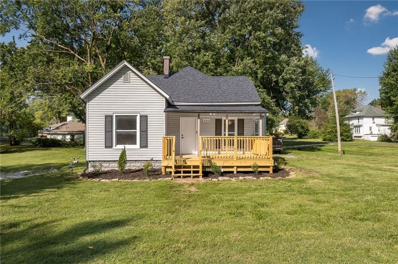 300 Maple St, Lathrop, MO 64465