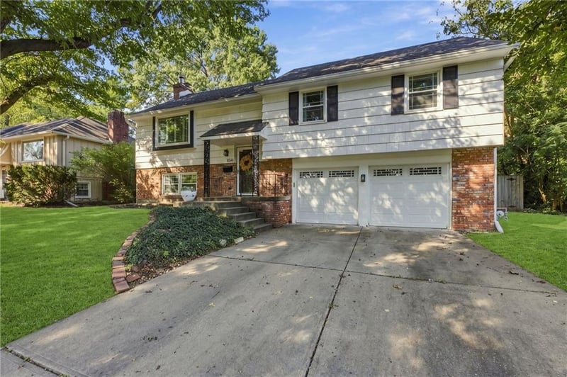 6624 Marty St, Overland Park, KS 66202