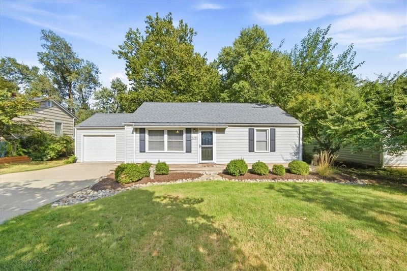 5051 Buena Vista St, Roeland Park, KS 66205