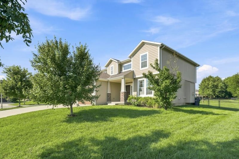 2298 W Hazelwood St, Olathe, KS 66061