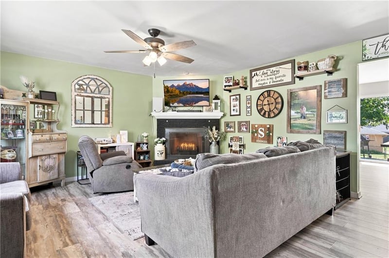 1002 N Hampton Dr, Warrensburg, MO 64093