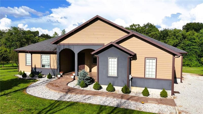 23500 Hope Ln, Sedalia, MO 65301