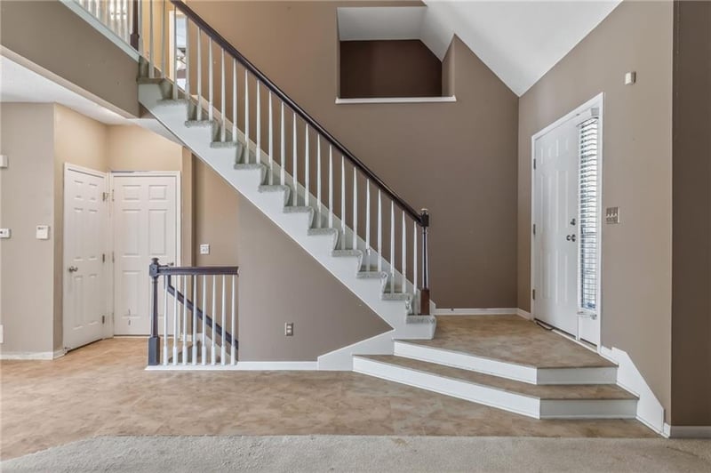 15780 S Bradley Dr, Olathe, KS 66062