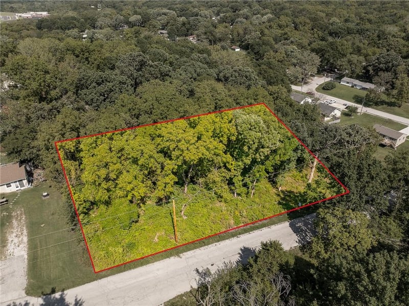 11806 E Lexington Ave, Sugar Creek, MO 64054