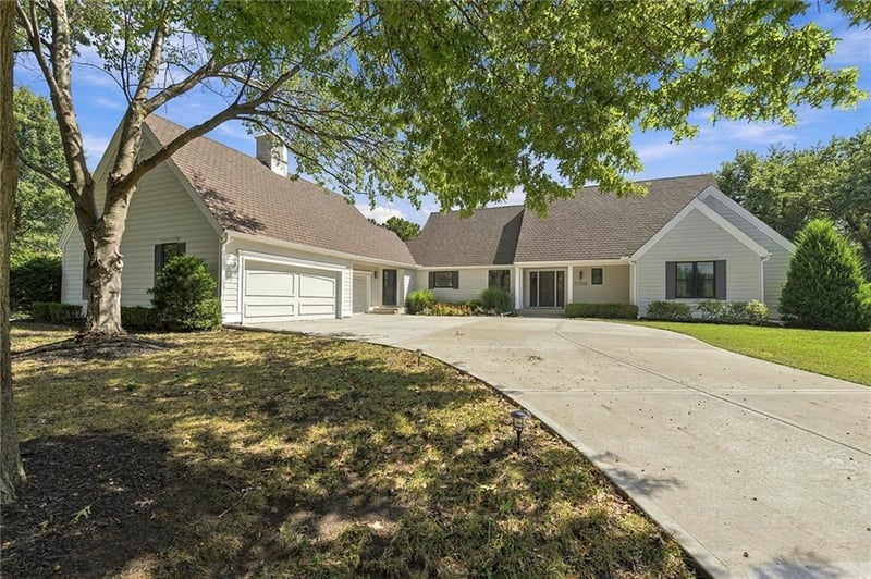 17835 Bluejacket St, Overland Park, KS 66221