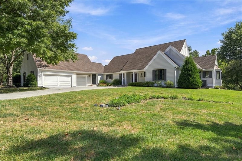 17835 Bluejacket St, Overland Park, KS 66221