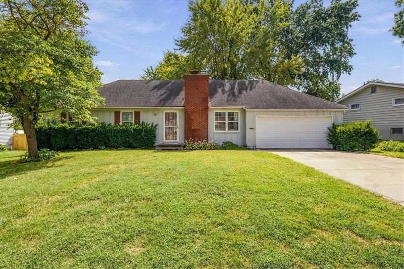 8201 W 91st St, Overland Park, KS 66212
