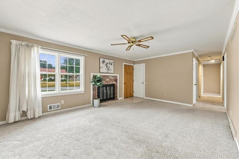 8201 W 91st St, Overland Park, KS 66212
