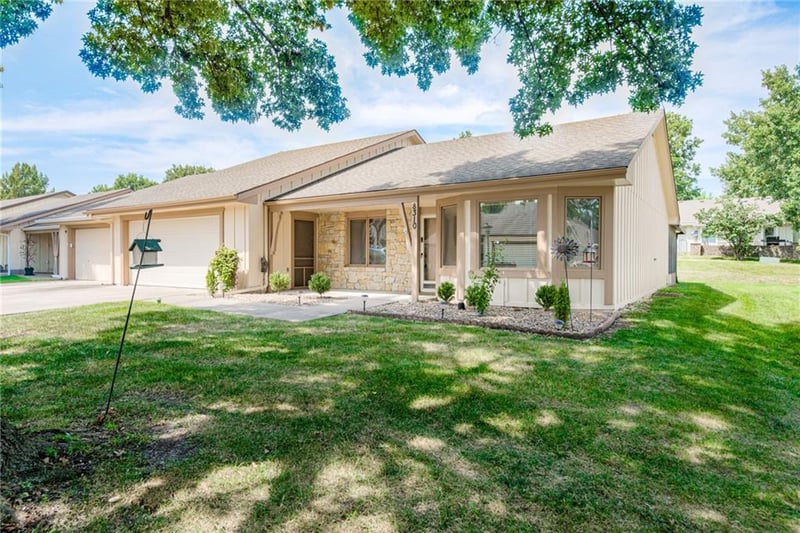8310 E 190th St, Belton, MO 64012