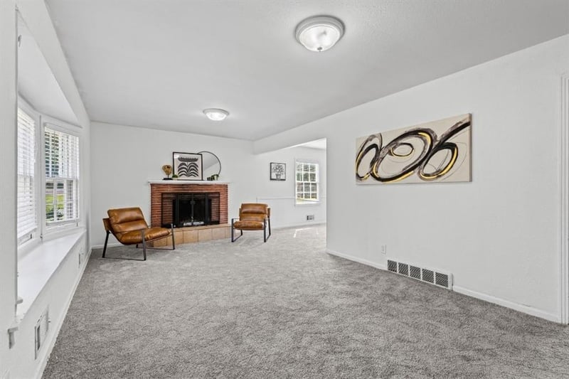 9503 E 80th Ter, Raytown, MO 64138