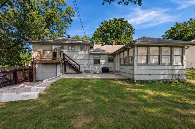 9503 E 80th Ter, Raytown, MO 64138