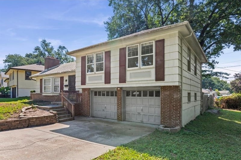 9503 E 80th Ter, Raytown, MO 64138