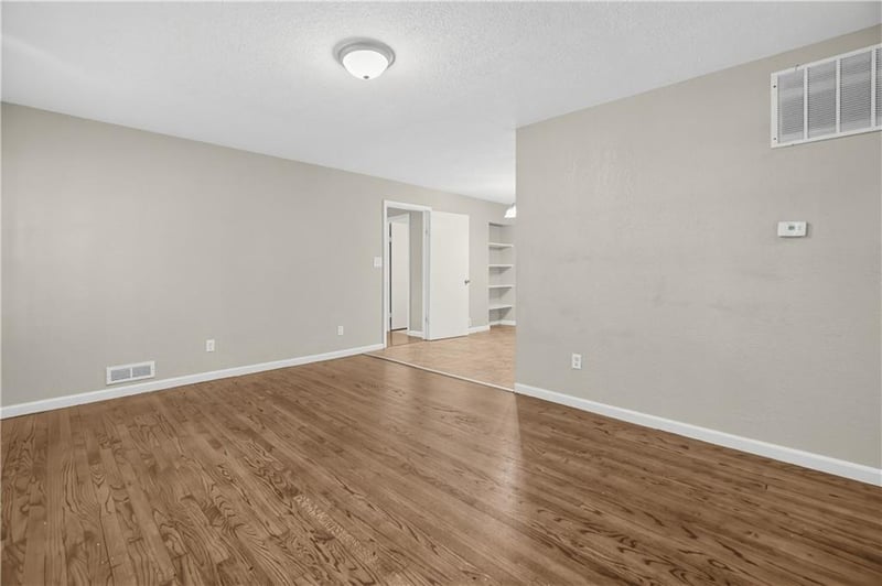 7606 E 112th Ter, Kansas City, MO 64134