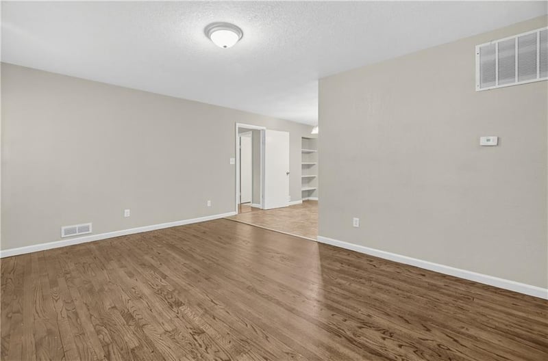7606 E 112th Ter, Kansas City, MO 64134