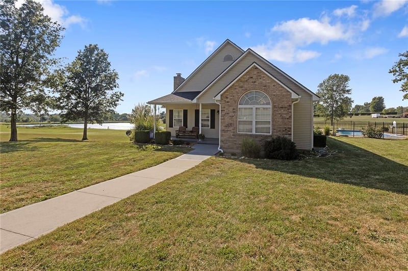 7357 Valley View Cir, Odessa, MO 64076