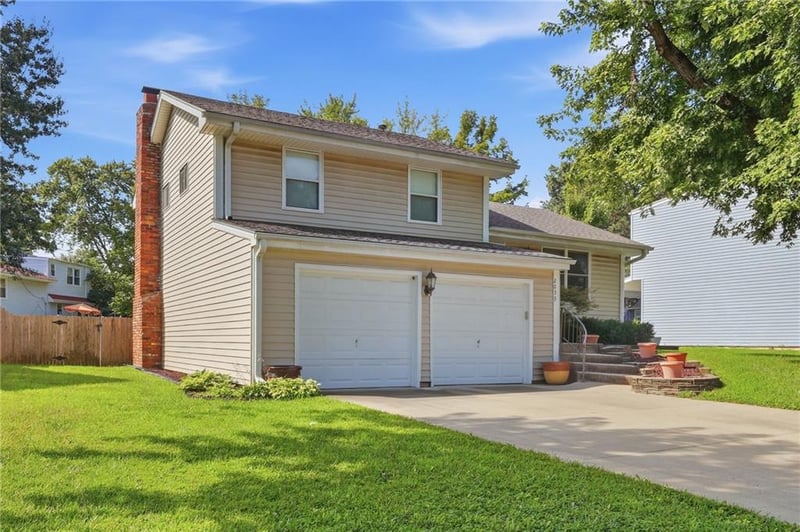 2033 E Wyandotte St, Olathe, KS 66062