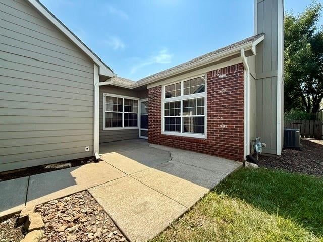 4711 Hearthside Dr, Lawrence, KS 66049