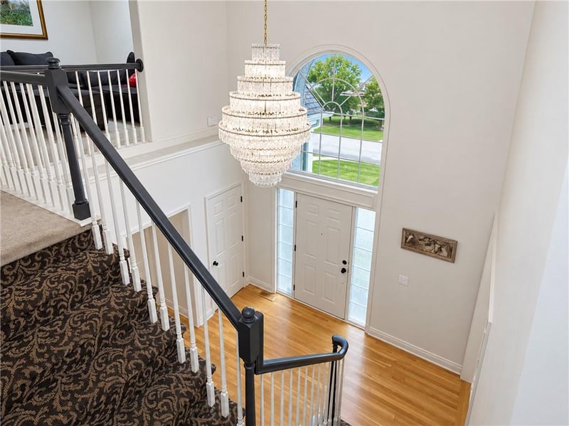 2413 SW Regency Dr, Lee's Summit, MO 64082