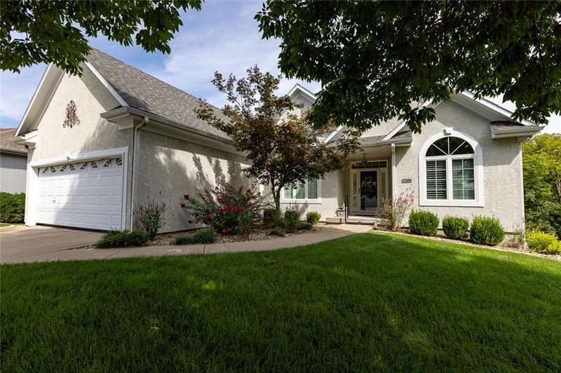 4304 NE 73rd St, Kansas City, MO 64158