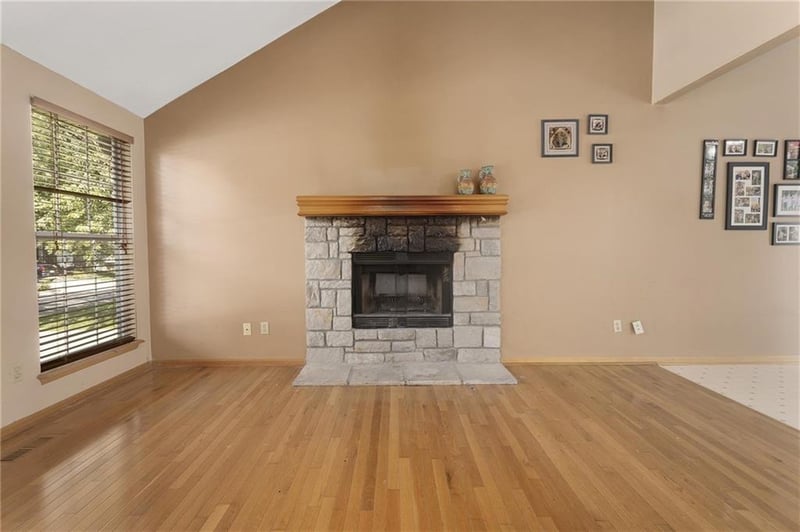 9013 W 48th Ter, Merriam, KS 66203