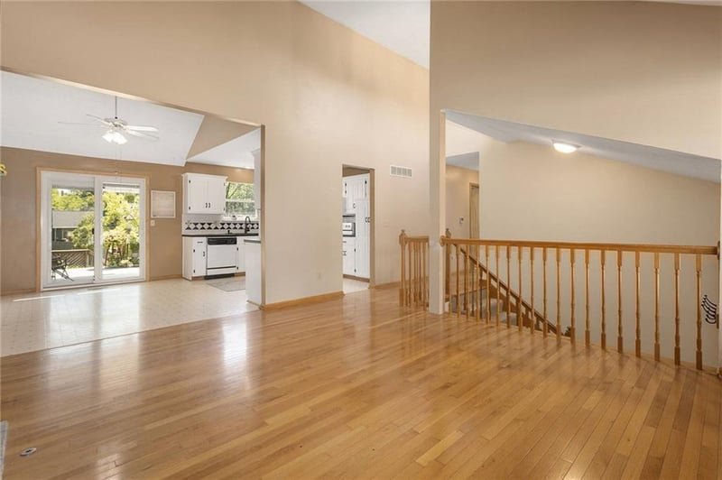 9013 W 48th Ter, Merriam, KS 66203
